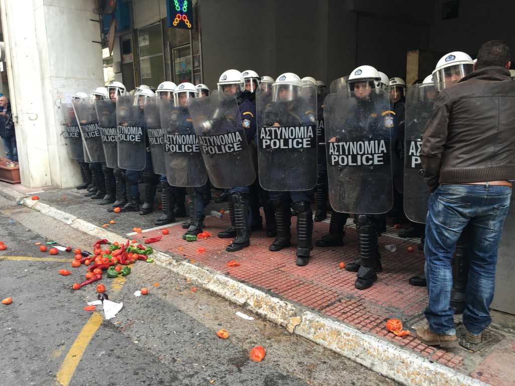 agrotes_ntomatopolemos_mat_aftodioikisi