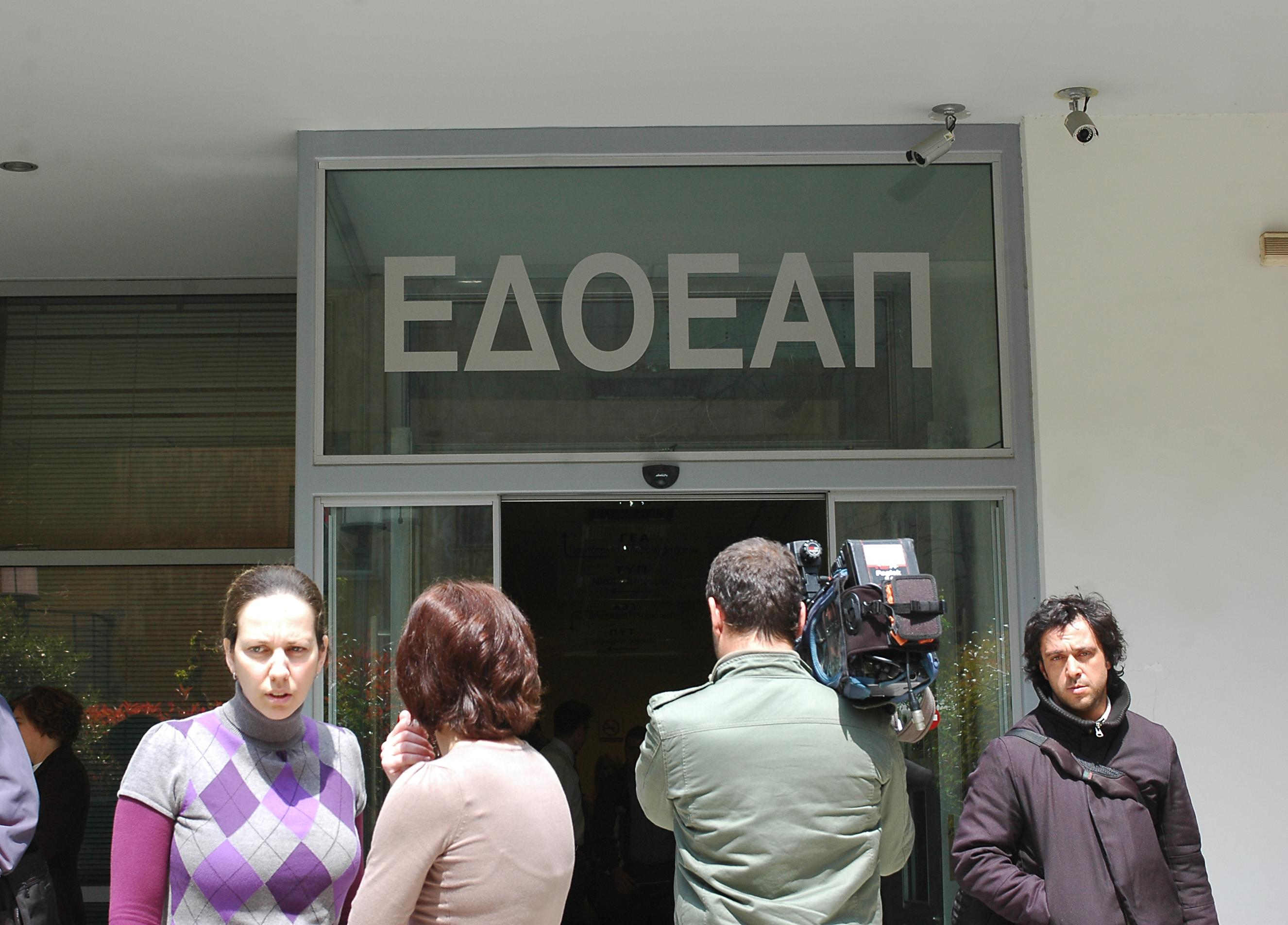 κορωνοϊός-κλείνει-το-πάρκινγκ-ασφαλι-379253