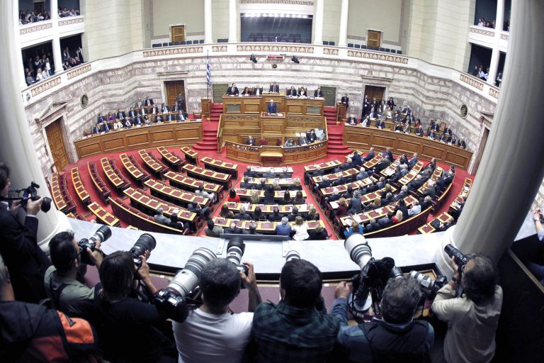βουλή-το-σπάσιμο-των-δήμων-σπάει-τ-378511