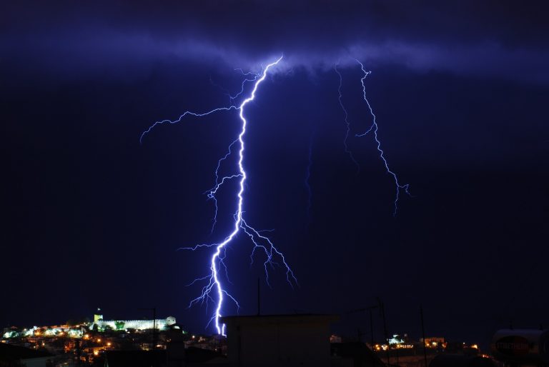 meteo-περισσότεροι-από-31-000-κεραυνοί-τη-δευτέ-377098