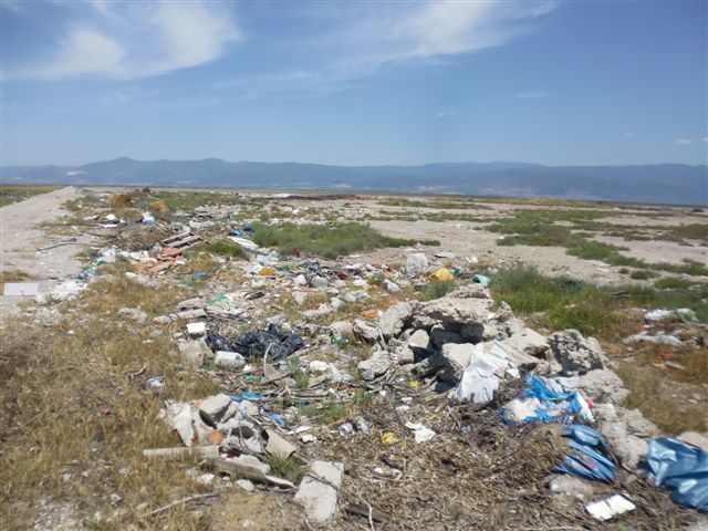 παραμένει-η-παράνομη-χωματερή-στην-άκ-161638
