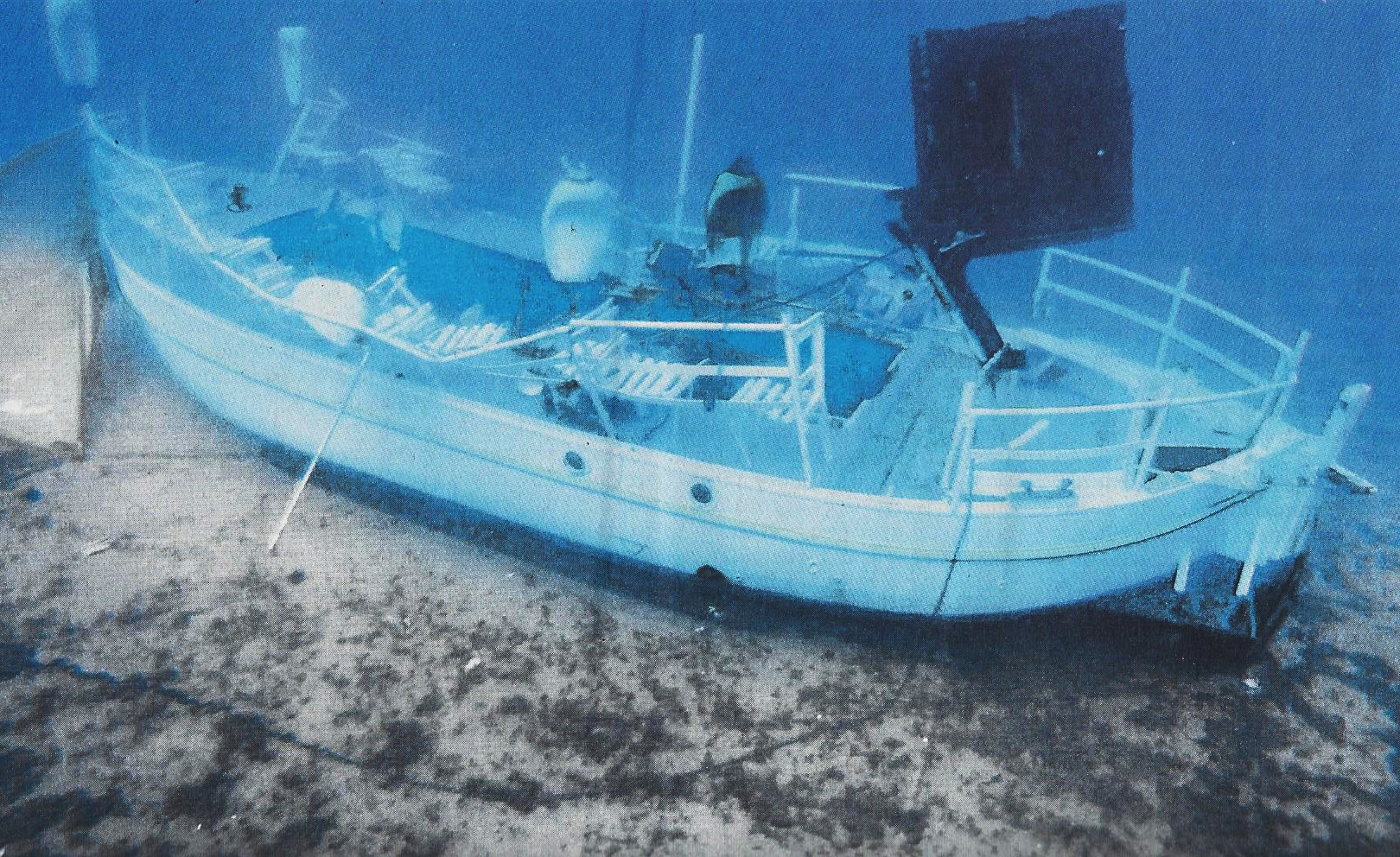 δείτε-εικόνες-από-τη-λάντζα-της-τραγωδ-83924