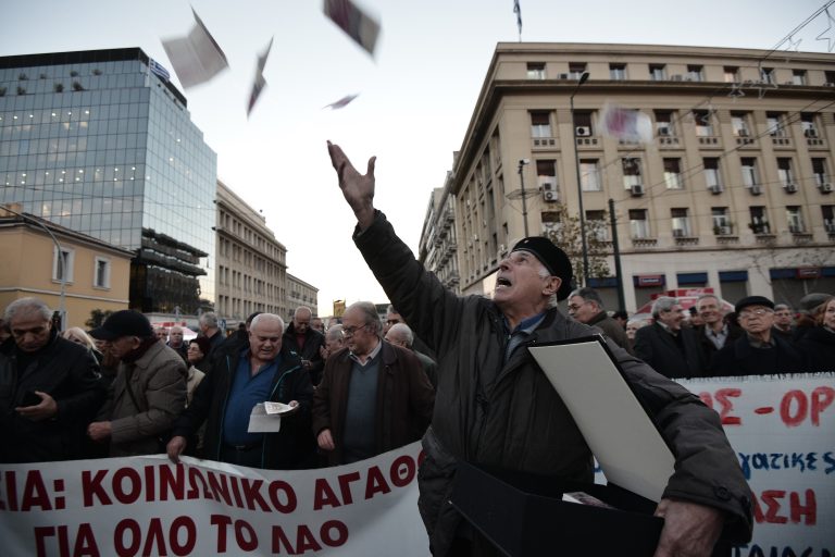 eπαναφορά-δώρων-στους-συνταξιούχους-τ-72878