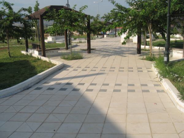 κόρινθος-ακόμα-μια-πλατεία-με-παιδική-152608
