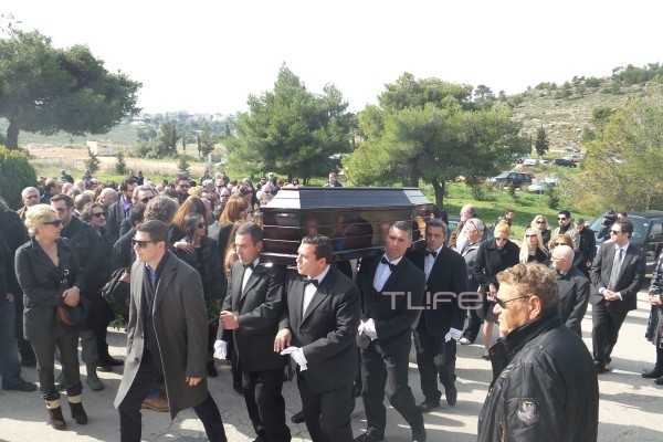 κηδεία-σάκη-μπουλά-ήταν-όλοι-εκεί-φωτο-229690