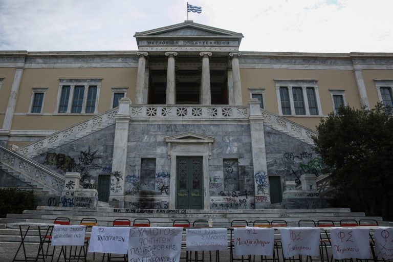 η-μάρω-δούκα-θυμάται-το-πολυτεχνείο-ο-79560