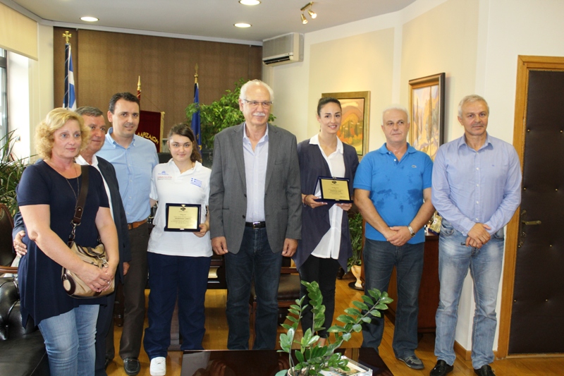 στην-βράβευση-δύο-λαρισαίων-αθλητριώ-93388