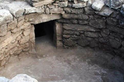 στο-φως-θησαυρός-μυκηναϊκού-θολωτού-τ-182258