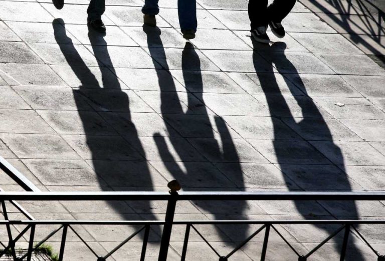 δυπα-σε-926-444-άτομα-ανήλθαν-οι-άνεργοι-τον-243518