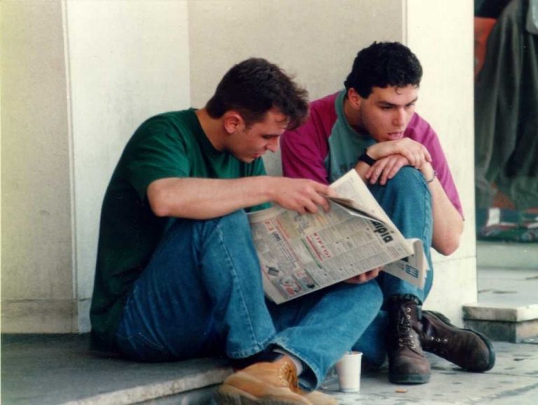 δεν-αρκεί-η-ανεργία-στους-νέους-τους-κο-211374