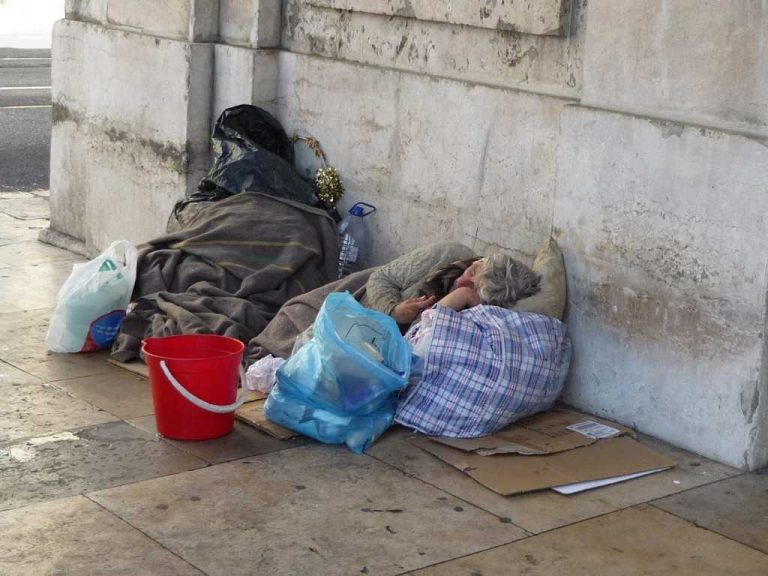 δ-θεσσαλονίκης-προσωρινή-φιλοξενία-σ-237836