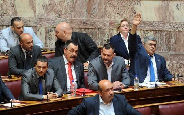 υπέρ-της-άρσης-ασυλίας-των-3-βουλευτών-τ-214706