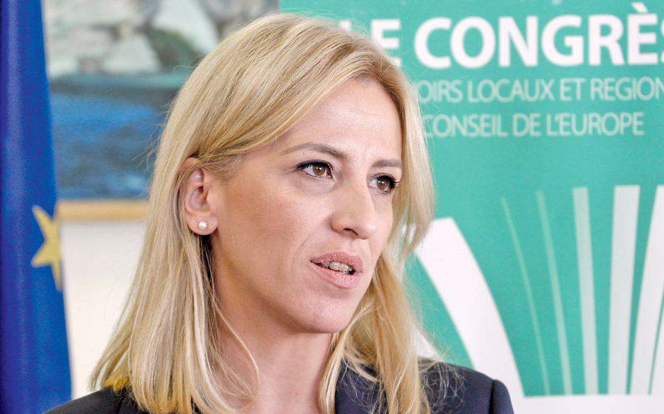 δούρου-ορισμός-του-fake-news-τα-περί-διαδόχο-6044