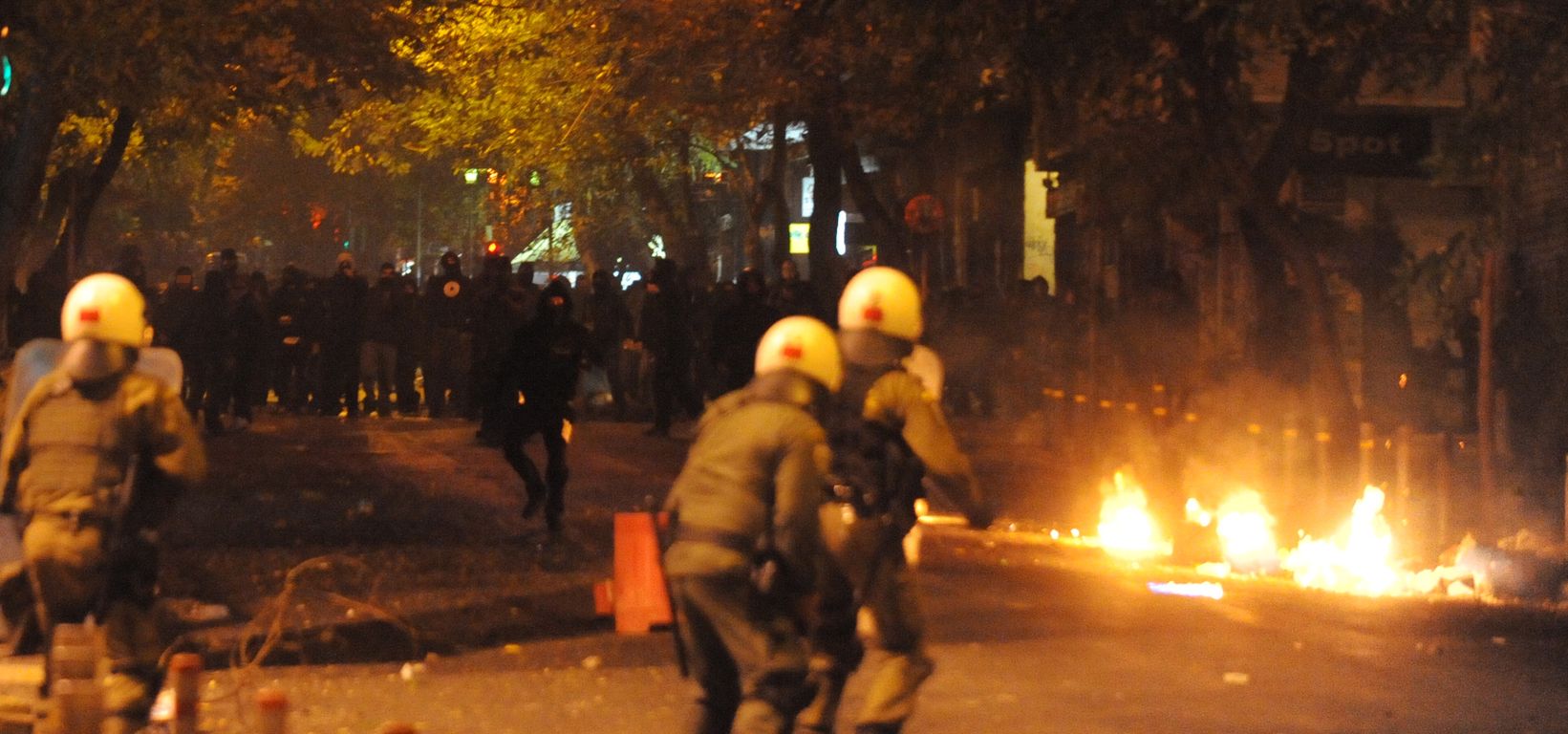 στους-50-τόνους-οι-πέτρες-στο-κέντρο-της-190444