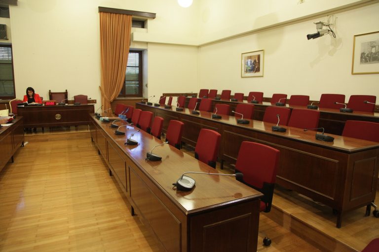 εργαζόμενοι-απογευματινής-προς-βο-83006