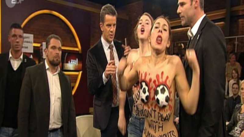 zdf-γυμνές-ακτιβίστριες-εισβάλουν-ζωντα-238290
