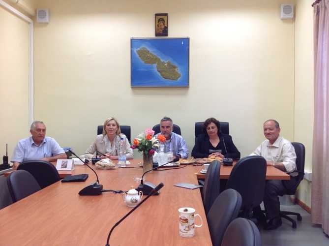 σε-φολέγανδρο-σίκινο-και-ίο-η-αντιπερι-258520