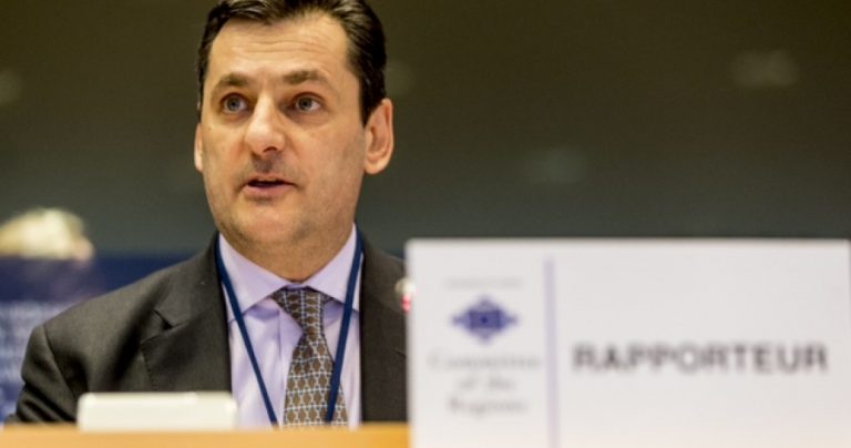 το-ευχαριστώ-της-οικογένειας-ζαφειρό-364329