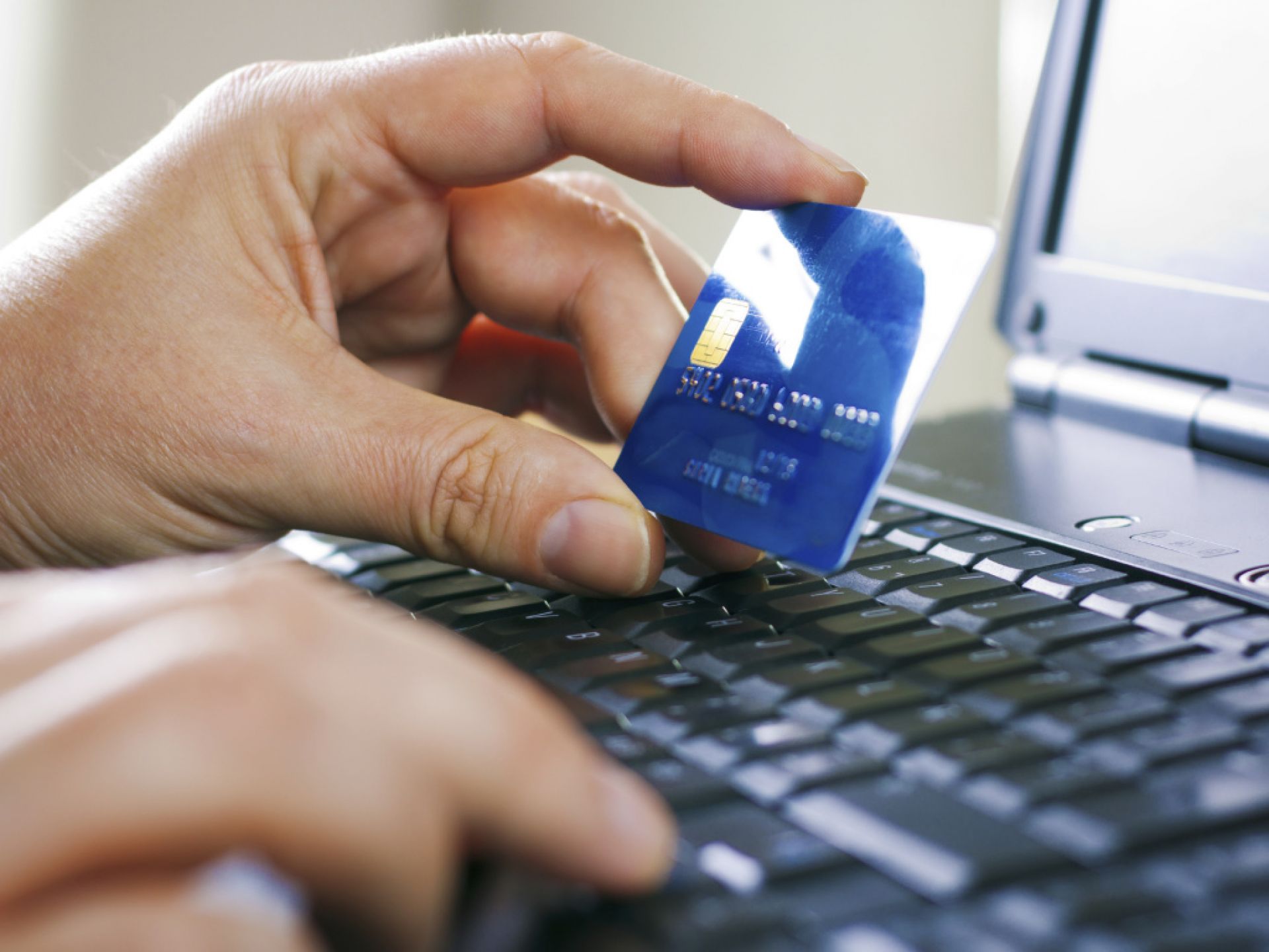 ξεκινά-η-cyber-monday-με-ελκυστικές-προσφορές-76176