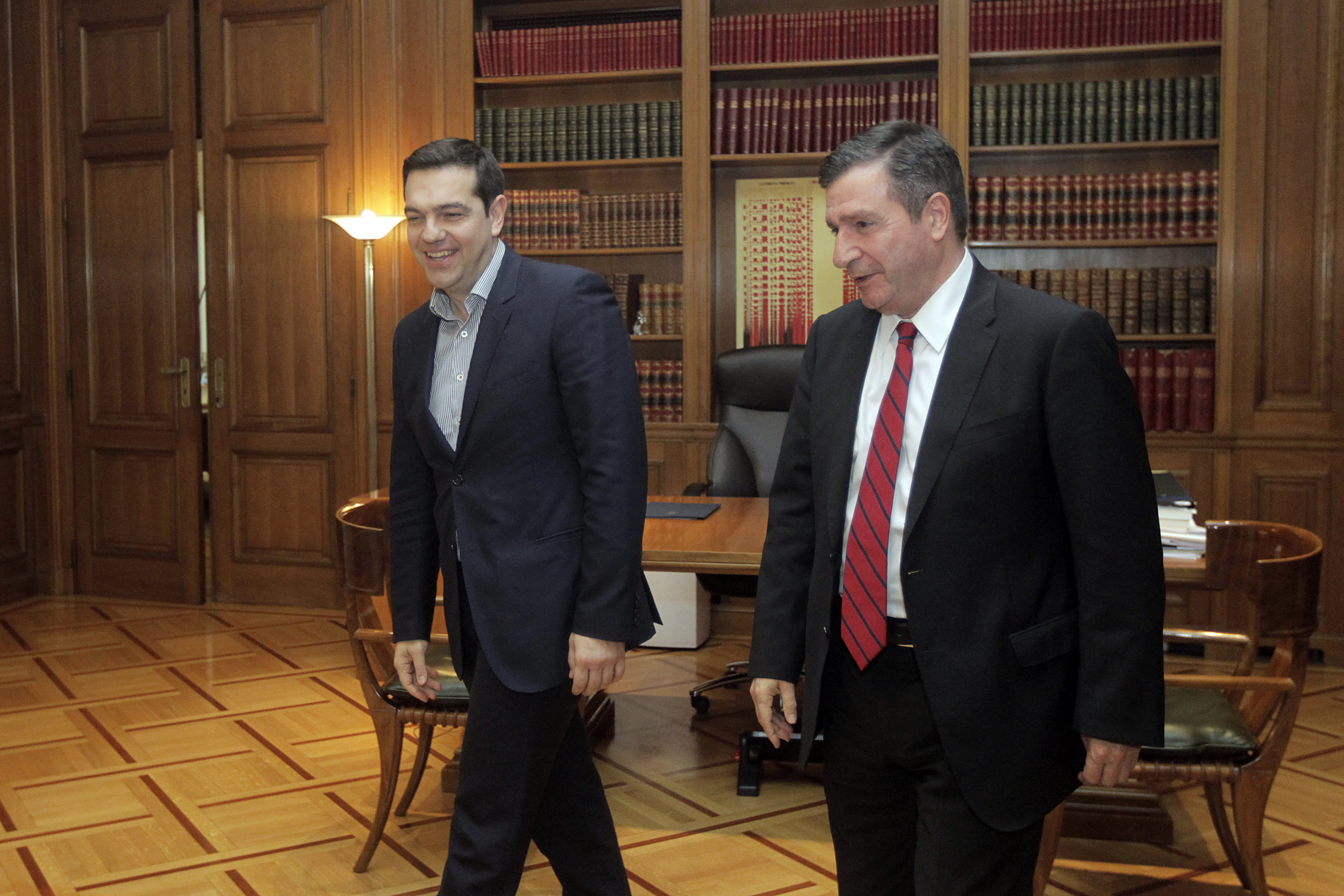 ο-καμίνης-πρόλαβε-τον-τσίπρα-82400