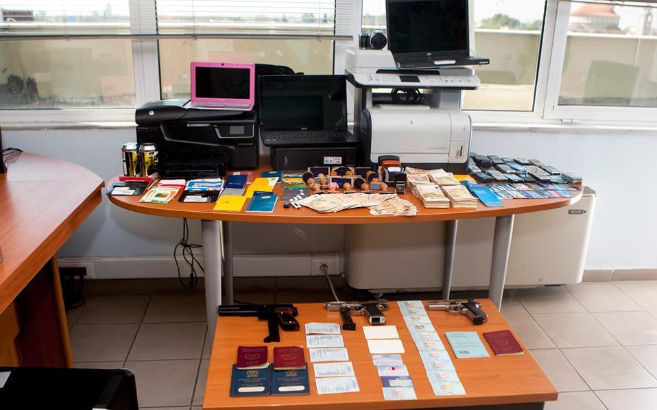 κύκλωμα-παράνομων-μεταναστών-στο-αερ-199140