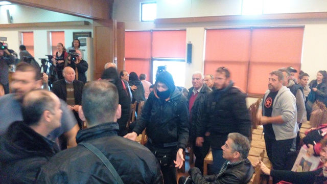 άγριο-ξύλο-στο-δημοτικό-συμβούλιο-βόλ-123652