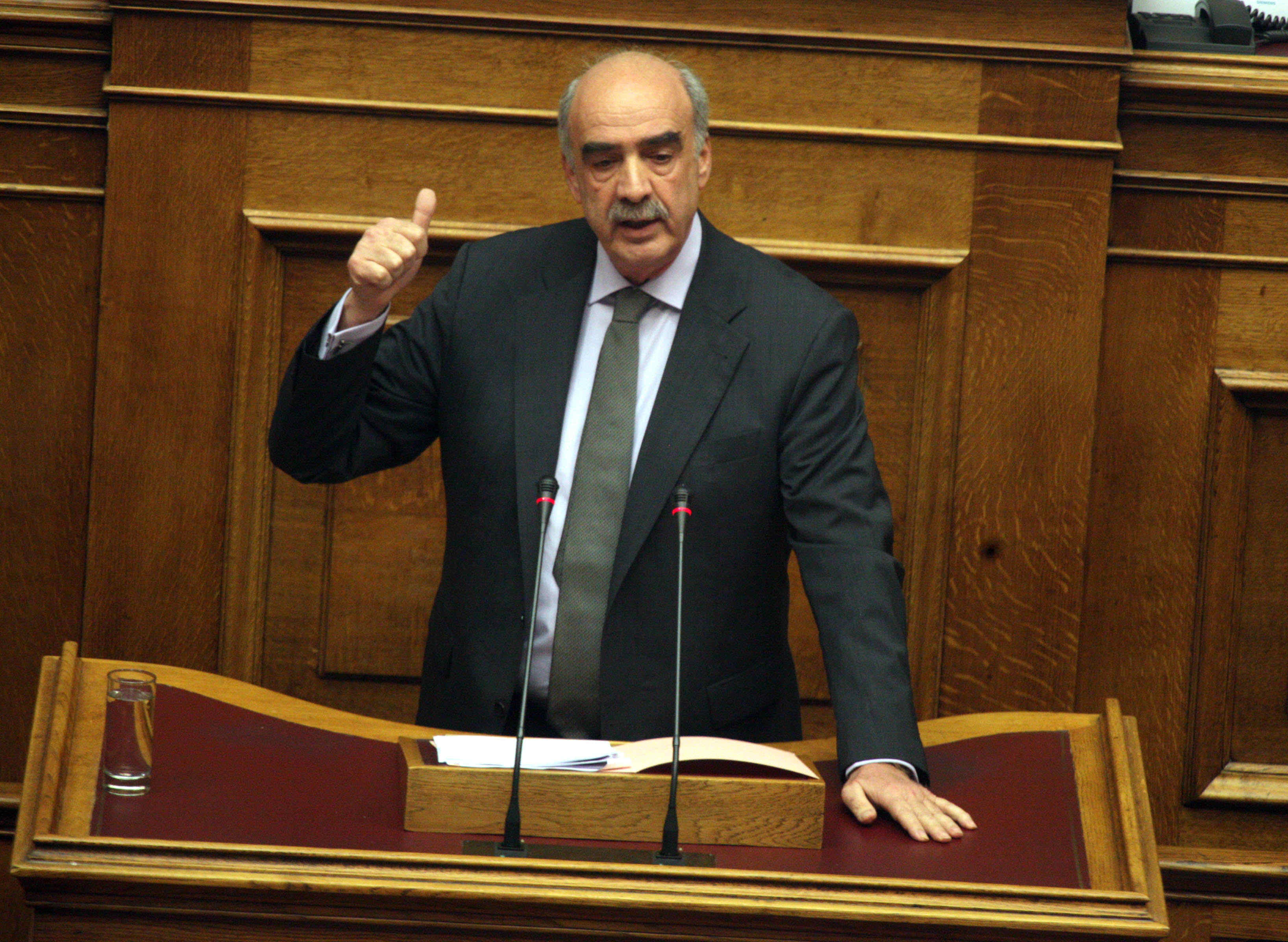 μεϊμαράκης-ο-τσίπρας-δραπετεύει-καθώ-151744