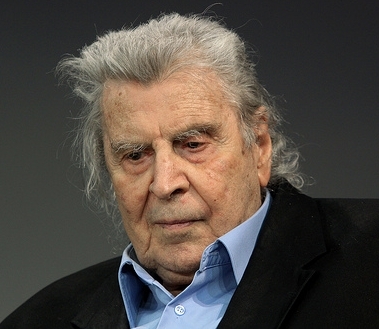 επίτιμος-δημότης-χανίων-ο-μίκης-θεοδω-132216