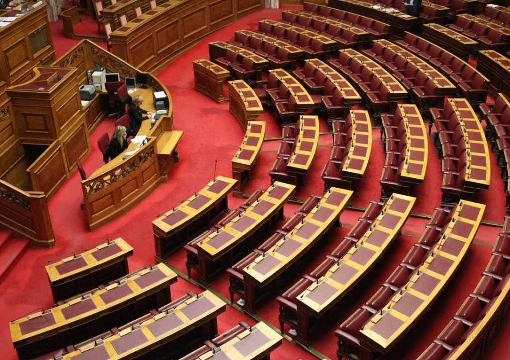 βουλή-και-ξαφνικά-θερινά-τμήματα-214694