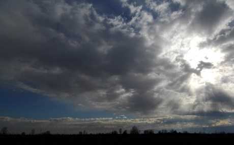 ο-καιρός-σήμερα-νεφώσεις-και-τοπικές-β-232124