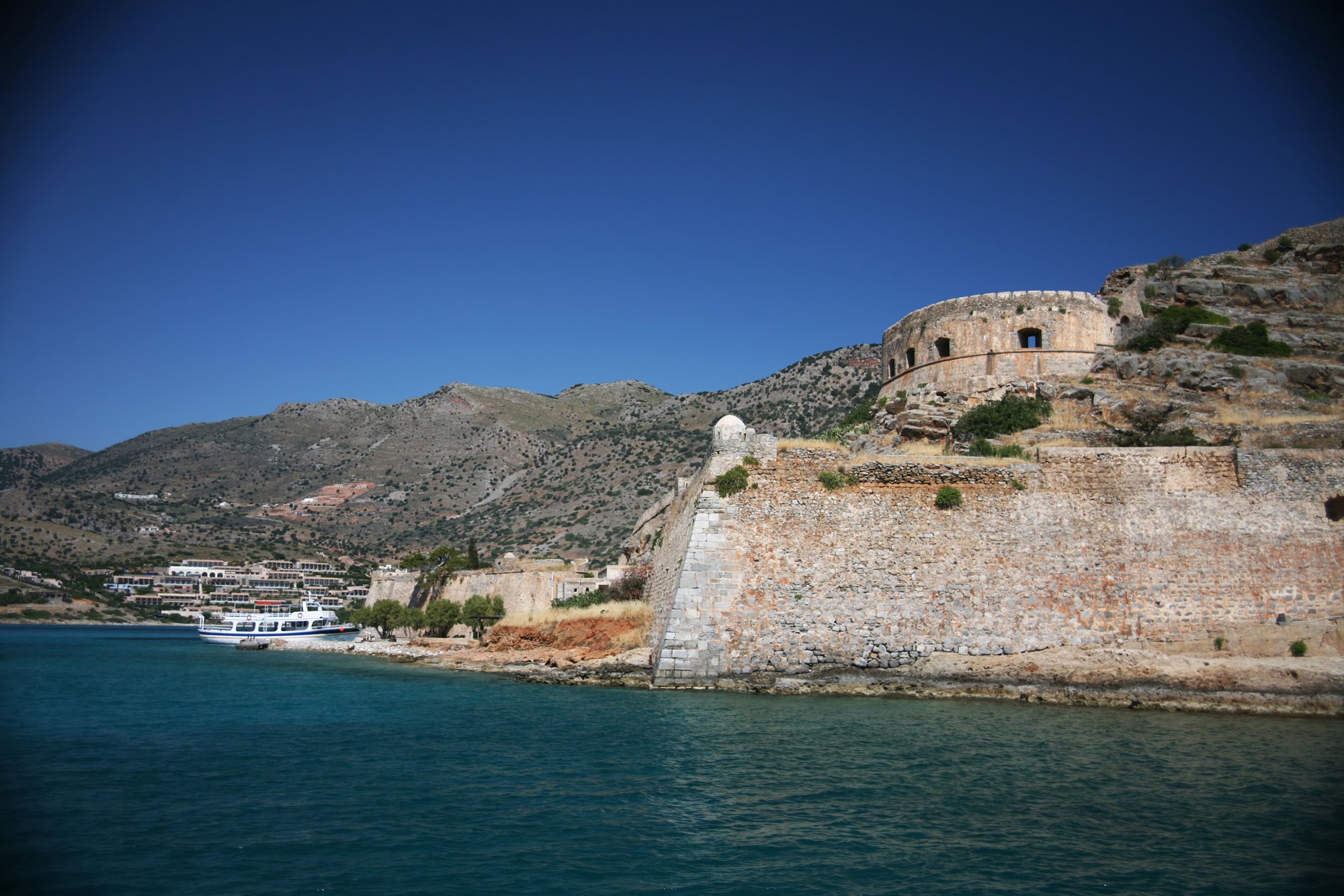 σπιναλόγκα-μνήμες-ενός-παιδιού-που-γε-110486