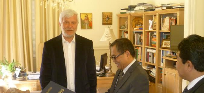 τέσσερις-πρέσβεις-της-ανατολικής-ασί-226482