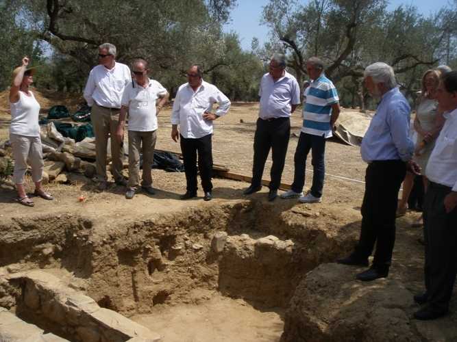 επίσκεψη-τατούλη-στον-αρχαιολογικό-χ-251362