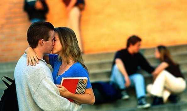 Teen έχει σεξ πρώτη φορά