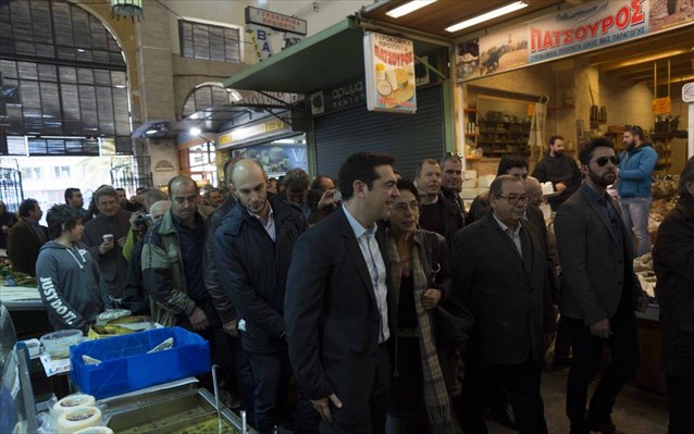 ο-τσίπρας-στα-χανιά-με-κρητικό-μαντήλι-184092