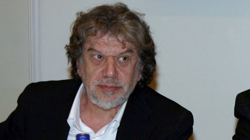 κκε-κατά-βούρου-για-το-πανό-που-κατέβασ-151092