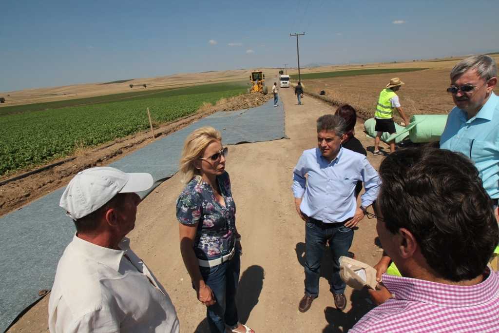 επιθεώρηση-στα-οδικά-έργα-από-περιφερ-254836