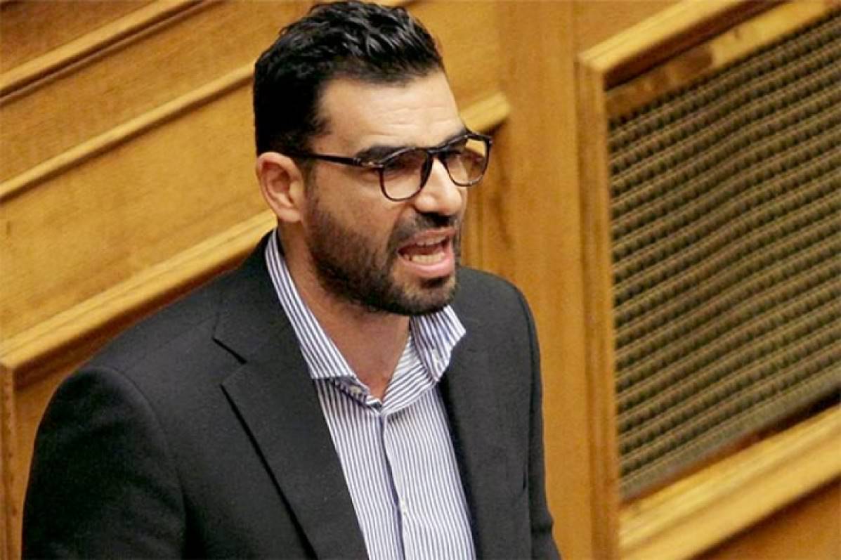 θερμή-υποδοχή-π-κωνσταντινέα-σε-αδ-γεω-413283