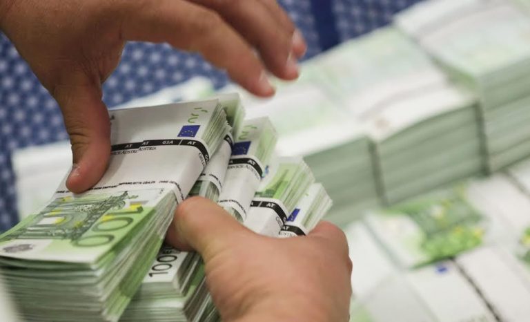 ααδε-στα-780-εκατ-οι-εκκρεμείς-επιστροφέ-387228