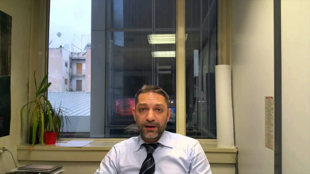 σπαρακτικό-αντίο-από-τη-σύζυγό-του-μ-424084