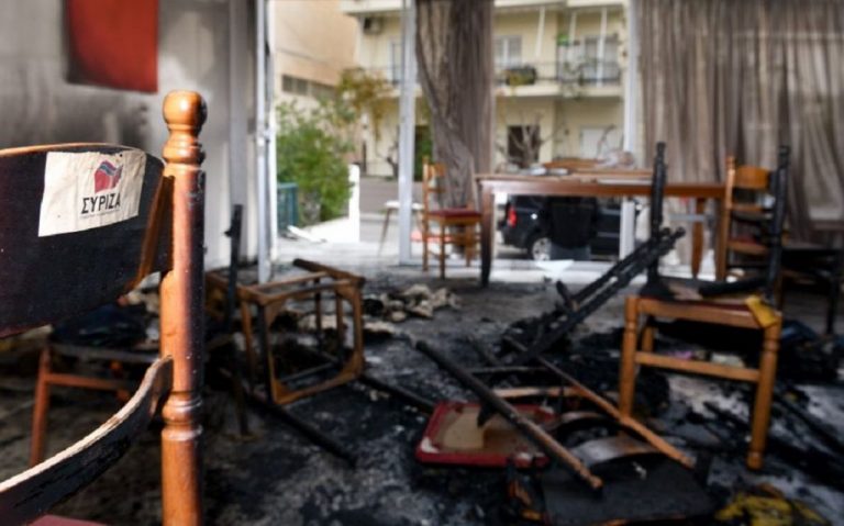 γυαλιά-καρφιά-έκαναν-άγνωστοι-τα-γρ-424376