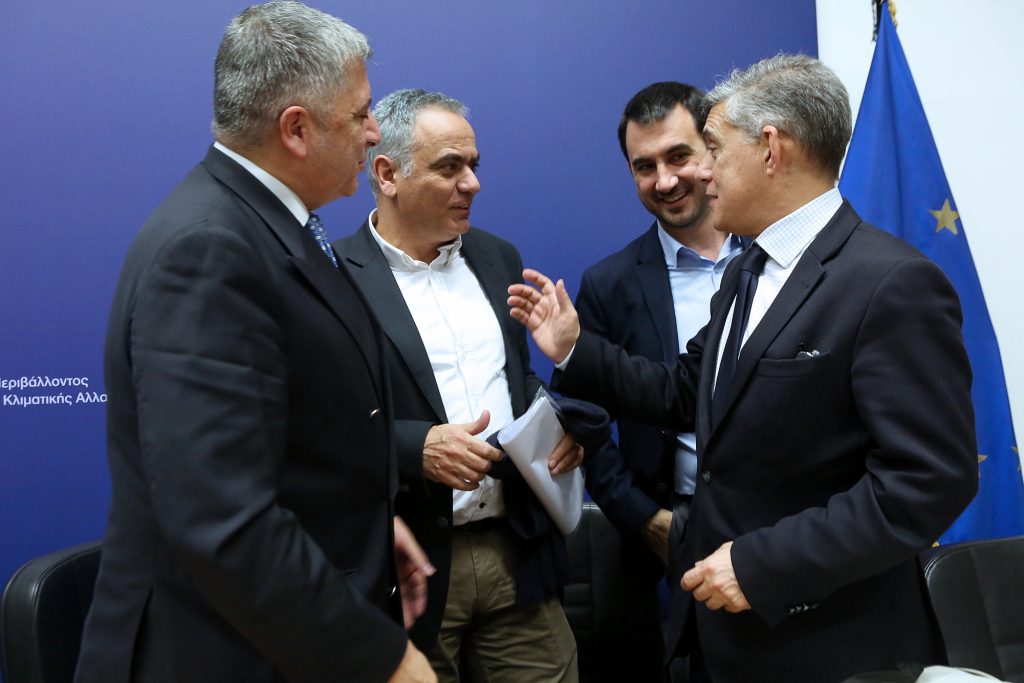 κ-αγοραστός-διάγουμε-εποχή-εκπτώσεω-444025