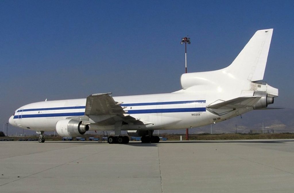 αεροπλάνο-συγκρούστηκε-με-αυτοκίνητ-441796