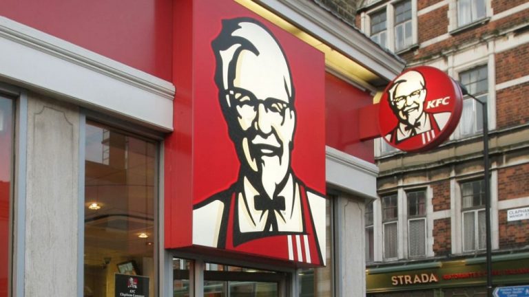 οργή-για-τα-kfc-στη-γερμανία-γιορτάστε-τ-448875