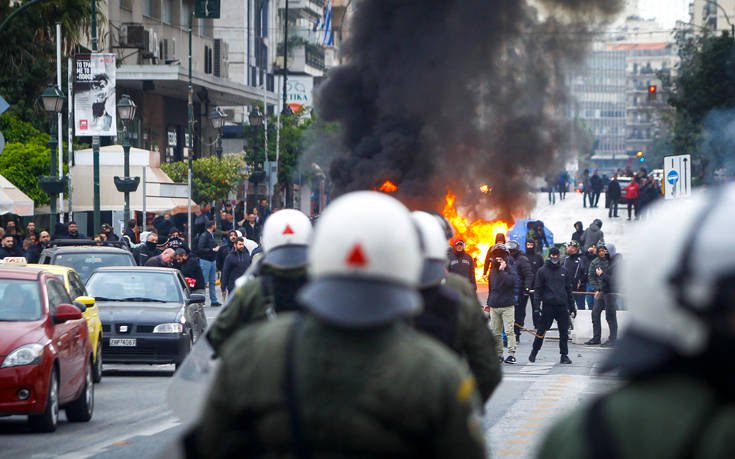 επεισόδια-στον-πειραιά-κοντά-σε-εκδήλ-463786