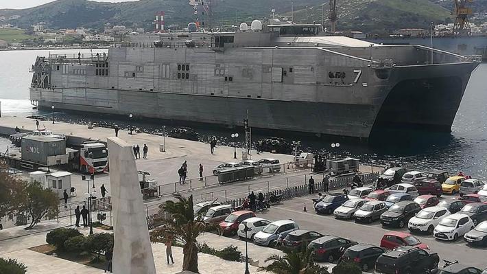 τρίβουν-τα-μάτια-τους-στη-σύρο-με-το-α-459111