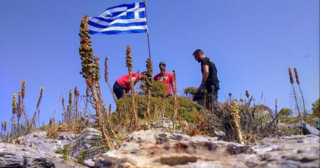 ανεβάσαμε-τις-σημαίες-στις-βραχονησ-470573