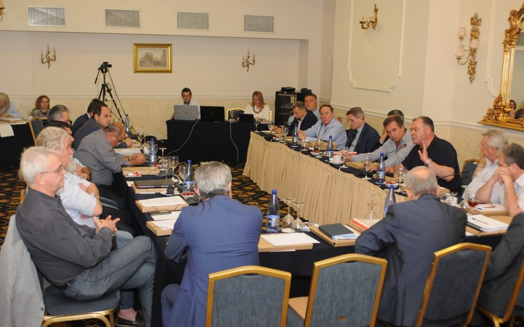 πεδ-κμ-ζητά-άμεσα-συνάντηση-με-βίτσα-γι-480184