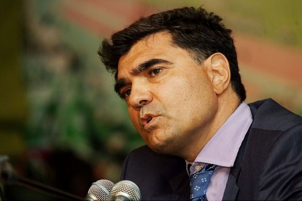 ύμνοι-βαρδινογιάννη-υπέρ-σπίρτζη-για-488599