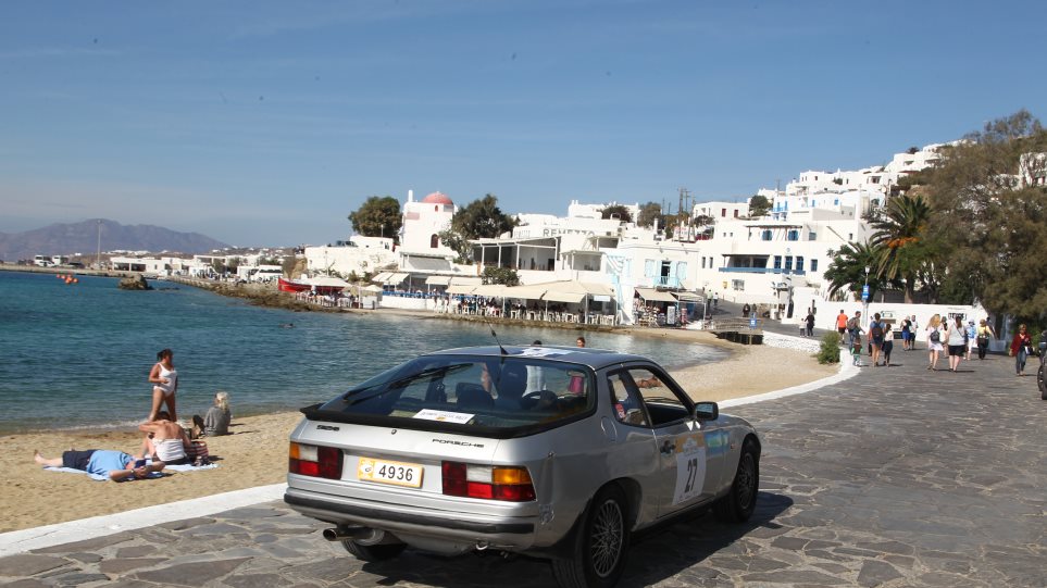 μύκονος-πλήρωσαν-28-ευρώ-για-τέσσερις-φ-497537